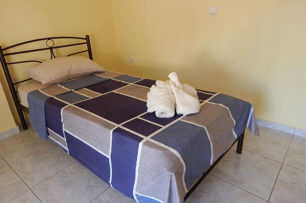 Ganze Wohnung, Angela's Apartment with beautiful balcony view in Agios Konstantinos, Fthiotida