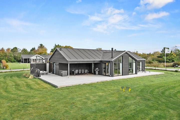 Ferienhaus für 8 Personen, mit Balkon/Terrasse und Whirlpool sowie Sauna in Filsø See