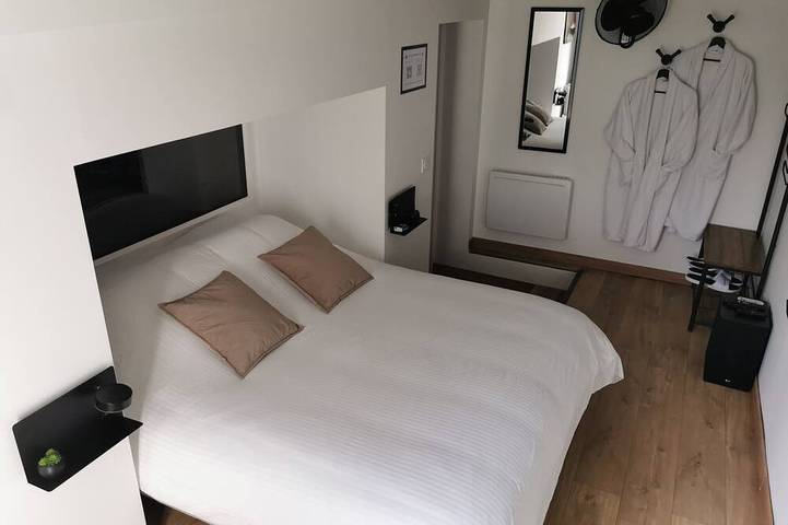 Chambre d’hôte pour 2 personnes, avec jacuzzi ainsi que sauna et jardin