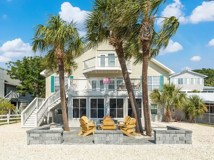 Vacation house for 20 people, with terrace - 1