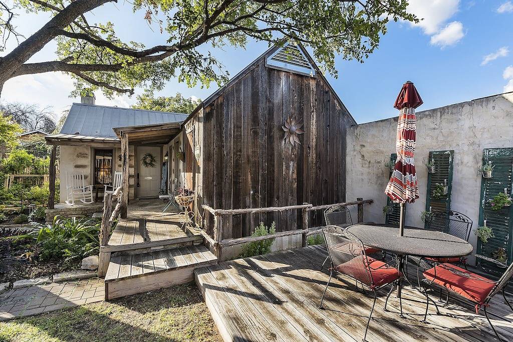 Wildflower Cottage/Perfect Location!!/Walk to Main/Marktplatz!! in Gillespie County