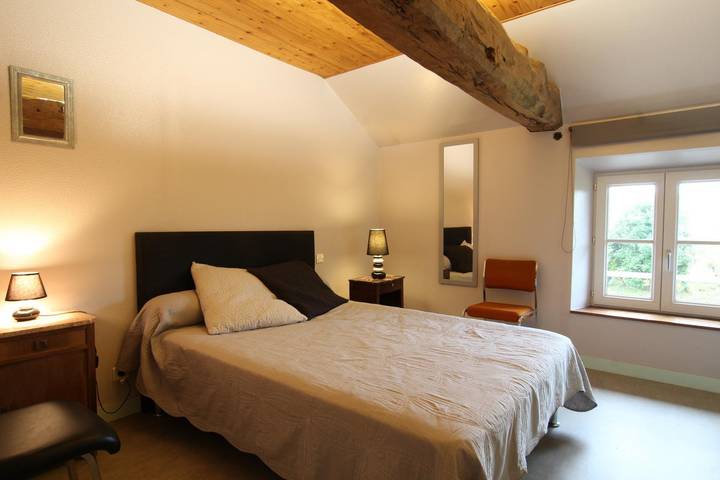 Charming Gite w/ Parking & Garden 1.5km from Le Grand-Celland in Le Grand-Celland, Avranches region