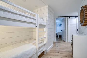 Beach Rental for 6 Guests in Four Mile Village, Miramar Beach, Picture 2
