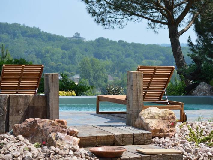 Gîte pour 3 personnes, avec terrasse et vue ainsi que piscine et jardin à Ussac - 2