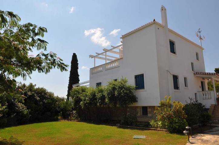 Location de vacances pour 10 personnes, avec Vue sur l’océan et Balcon ainsi que Terrasse et Jardin dans Spetses - 2
