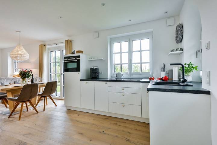 Ferienhaus für 4 Personen, mit Terrasse und Garten sowie Ausblick in Tinnum - 2