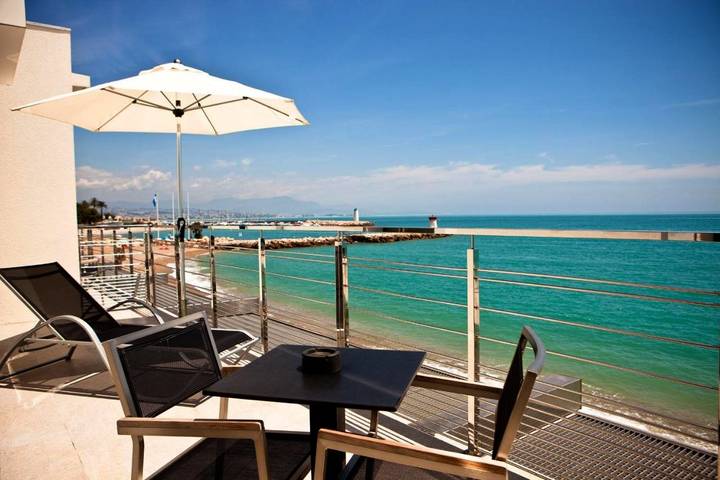 Hôtel pour 2 personnes, avec vue et terrasse dans Plage de la Pierre au Tambour