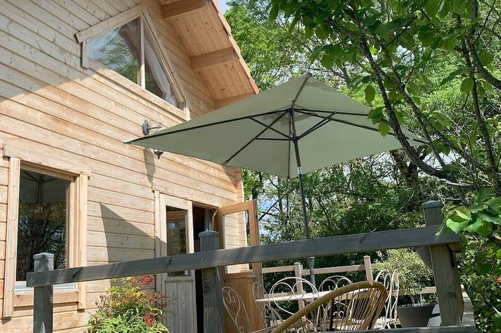 Gîte pour 4 personnes, avec terrasse ainsi que jardin et piscine dans Sajas