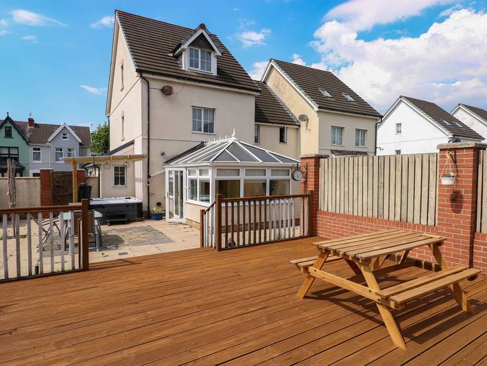 Holiday rental for 8 people in Llanelli