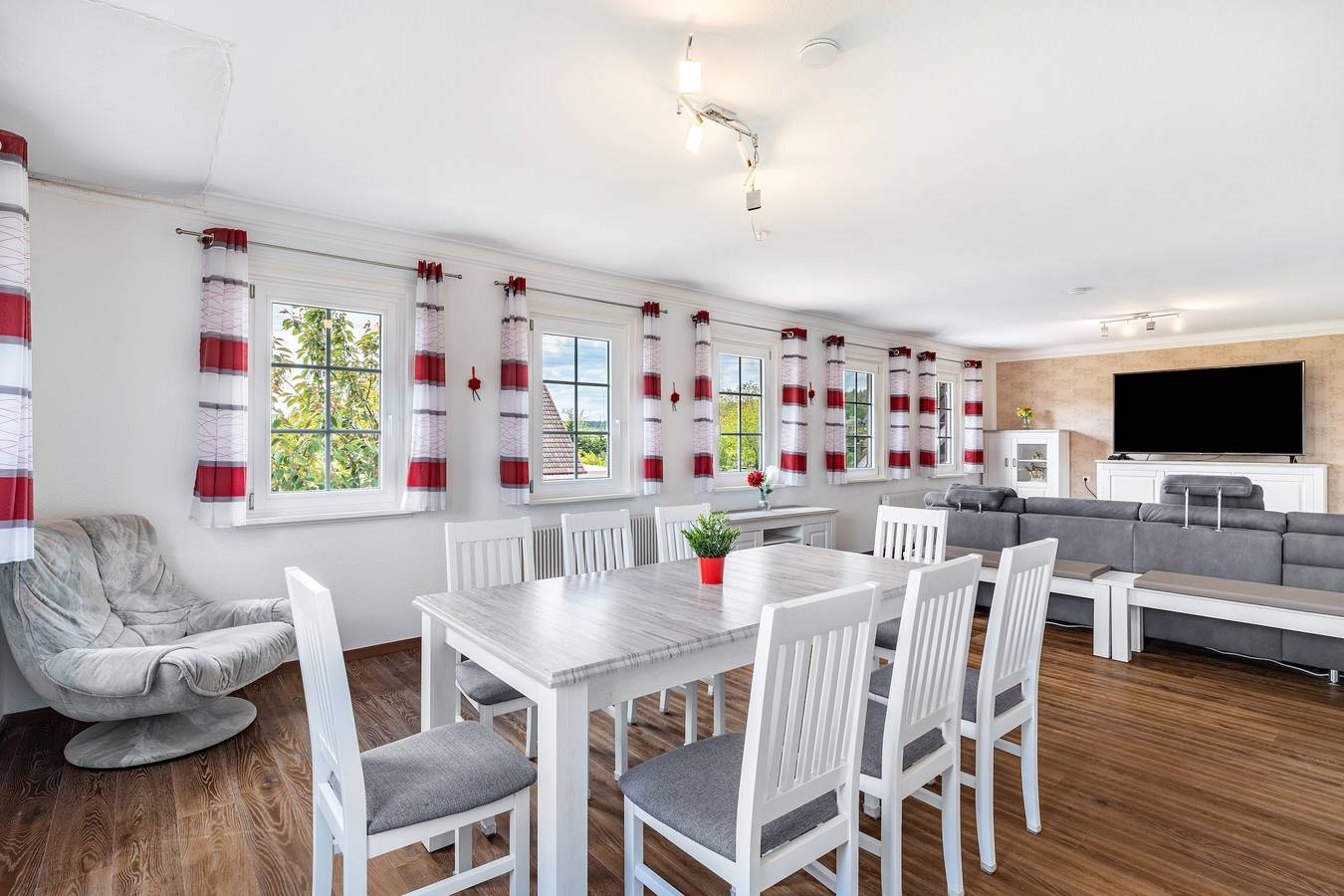 Ferienhaus 'St Georg Stube' mit privater Terrasse, privatem Garten und Wi-Fi in Nordschwarzwald