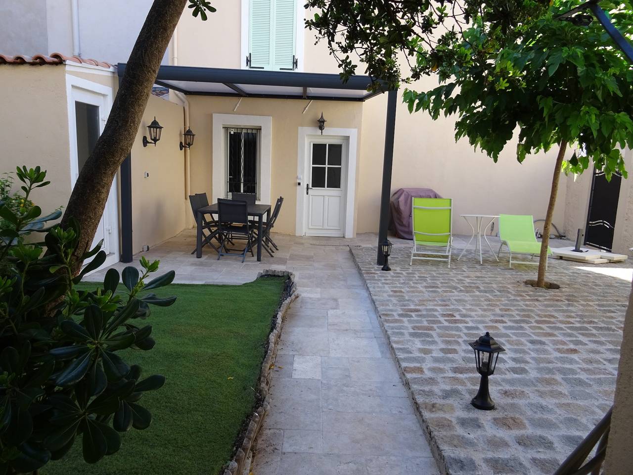 Villa „Mourillon Maison et Jardin 6–8 Pers.“ mit privater Terrasse, Wlan und Klimaanlage in Toulon, Mittelmeerküste (Frankreich)