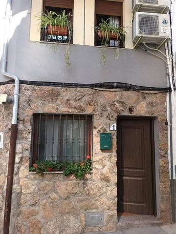 Location de vacances pour 6 personnes, avec terrasse et vue à Candeleda