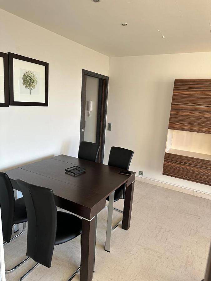 Gîte pour 5 personnes, avec vue et terrasse dans Piscine Agora - 3