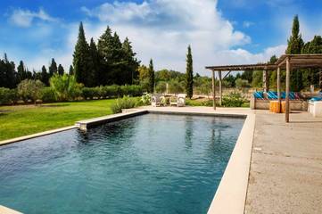 Chambre d’hôte pour 2 personnes, avec piscine ainsi que vue et jardin à Châteaurenard