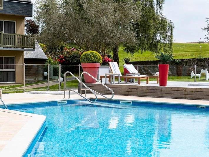 Hôtel pour 2 personnes, avec jacuzzi et sauna ainsi que jardin et piscine, animaux acceptés