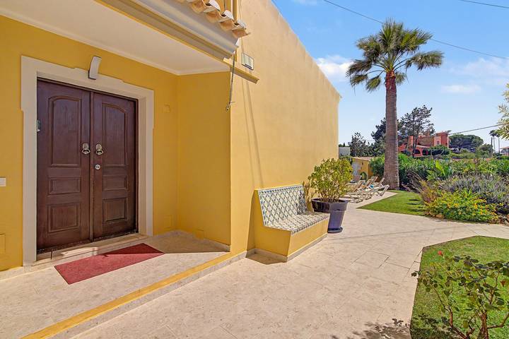 Villa Monte Galego. Private pool and garden. A space just for you.