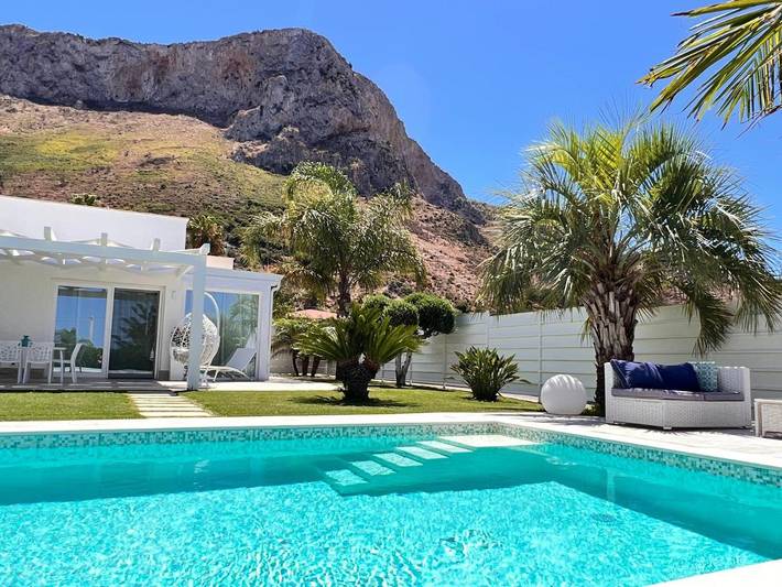 Villa per 5 persone, con panorama e piscina nonché giardino in Terrasini