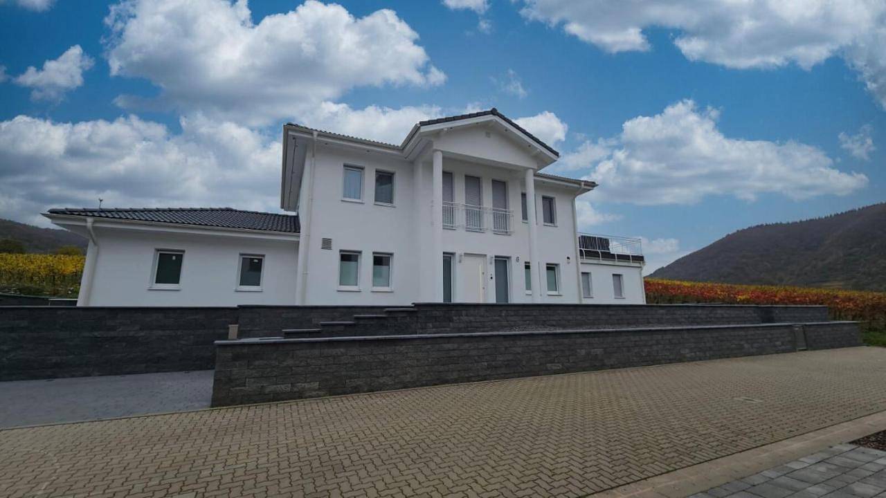 5 Sterne Luxus Villa Klimatisiert Dachterrasse Mit Atemberaubender Aussicht ooooo in Ellenz-Poltersdorf, Cochem-Zell