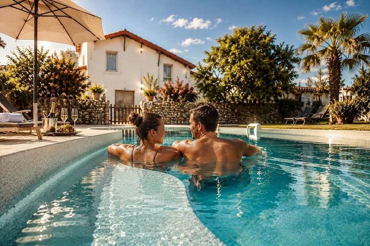 Location de vacances pour 4 personnes, avec Jardin et Piscine à Saint-Élix-le-Château