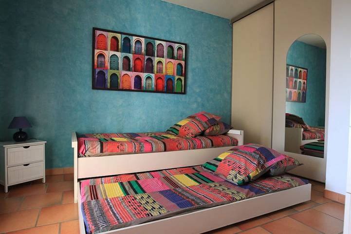 Location de vacances pour 6 personnes, avec jardin ainsi que jacuzzi et terrasse à Vergèze - 4