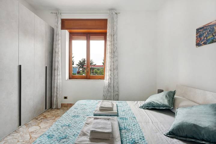 Holiday apartment for 6 people, with balcony and garden