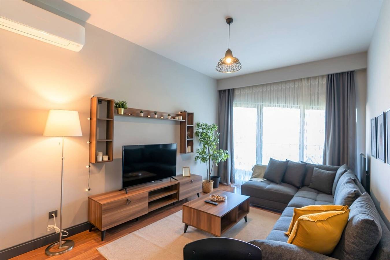 Ganze Wohnung, Ferienwohnung für 3 Personen mit Terrasse in Beyoğlu, Istanbul