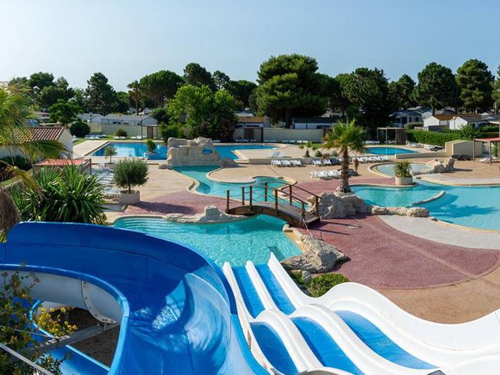 Chalet pour 4 personnes, avec bassin pour enfant