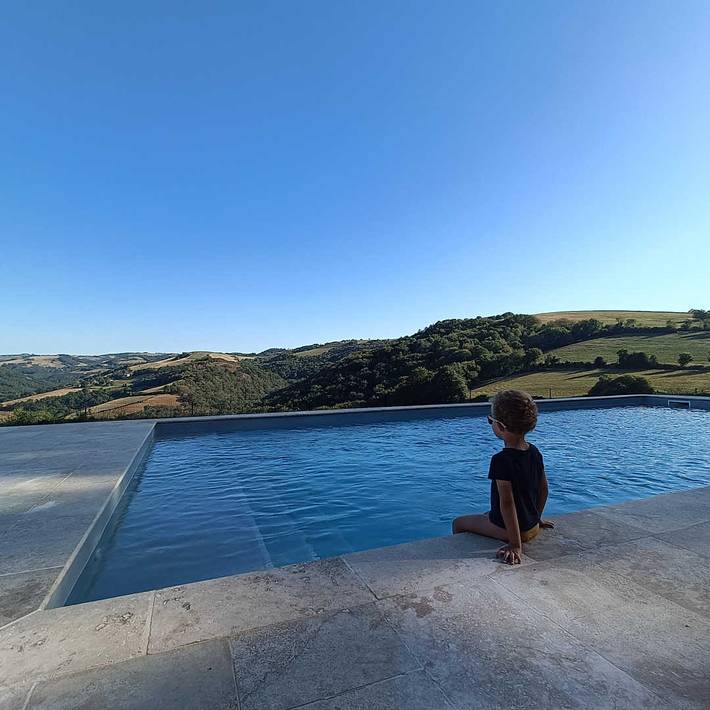 Gîte pour 4 personnes, avec Terrasse ainsi que Jardin et Piscine
