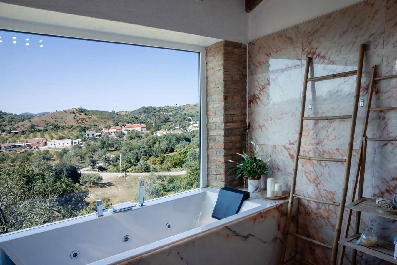 Casa Da Maria Tereza - Villa de 4 dormitorios con piscina y spa in Santa Catarina da Fonte do Bispo, Distrito de Faro