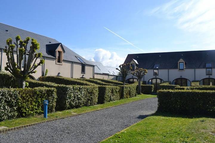 Gîte pour 4 personnes, avec Terrasse et Jardin à Gouville-sur-Mer