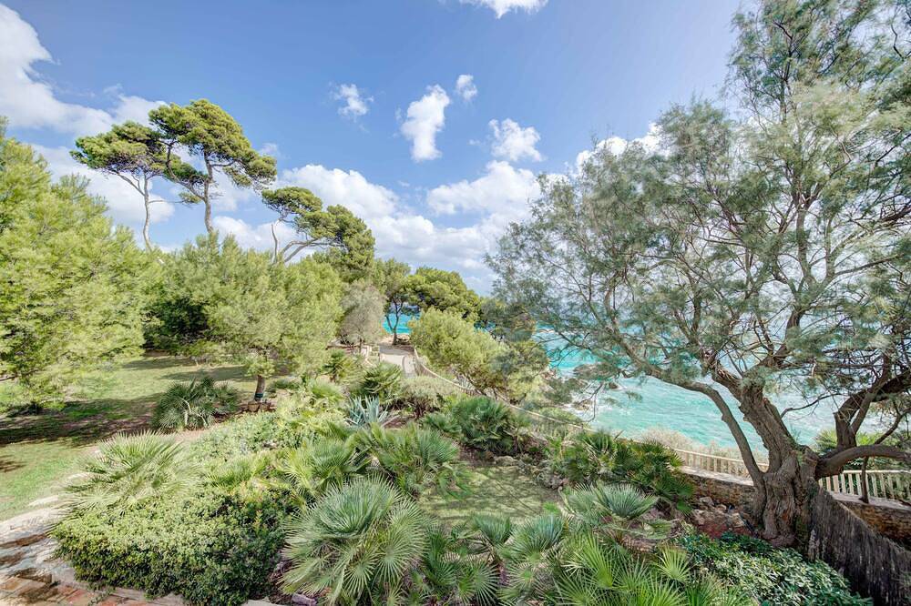 Classic First Line Villa In Cala Ratjada in Son Moll, Capdepera