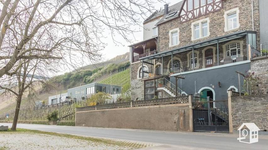 Ferienwohnung für 8 Personen, mit Ausblick und Balkon, kinderfreundlich in Ürzig - 2