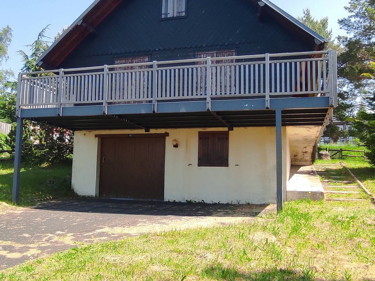 Chalet montagnard confortable à Super Besse avec grand terrain et parking privé in Super Besse, Besse-et-Saint-Anastaise