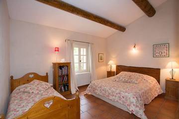 Maison De Vacances pour 9 Personnes dans Roussillon, Parc naturel régional du Luberon, Photo 3