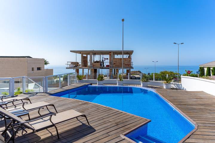 Casa para 6 personas, con balcón además de sauna y jardín en Benalmádena