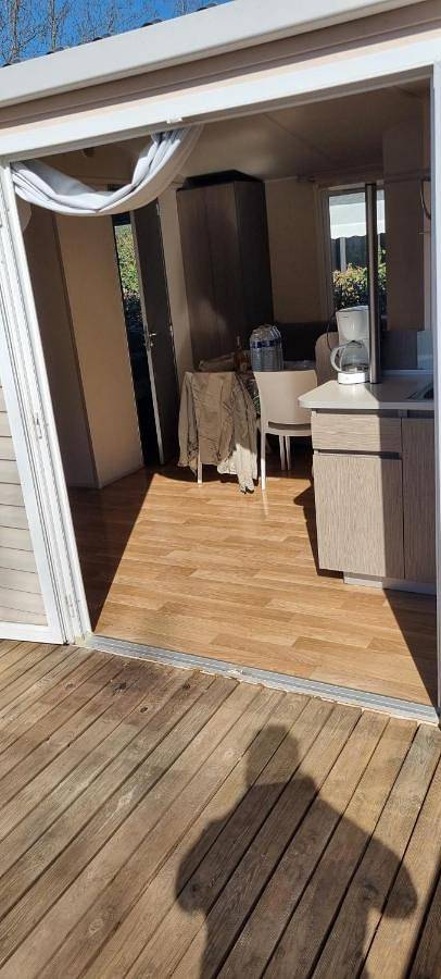 Camping pour 6 personnes, avec terrasse et piscine à La Roque-d'Anthéron - 4