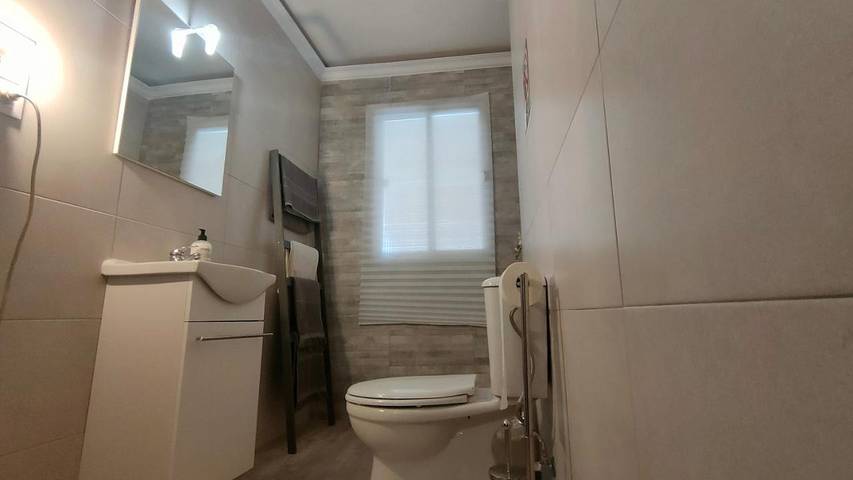 Gîte pour 6 personnes, avec vue et terrasse à La Zubia - 3