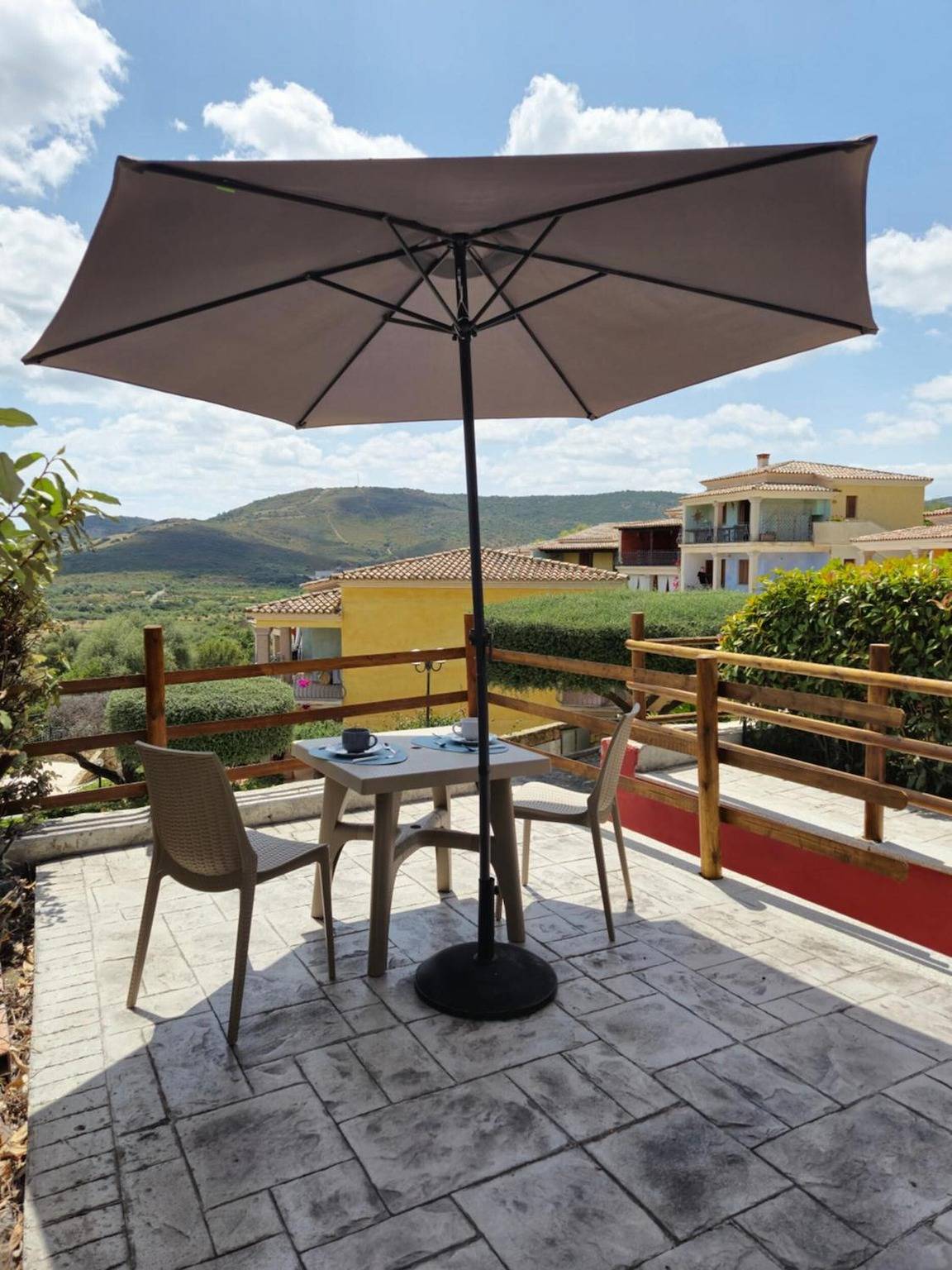 Ganze Wohnung, Appartement 'Jej Budoni Loc Colle' mit Meerblick, privater Terrasse & Klimaanlage in Maiorca (Sardinia), Budoni