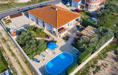 Bungalow für 8 Personen in Sukosan, Zadar, Bild 1