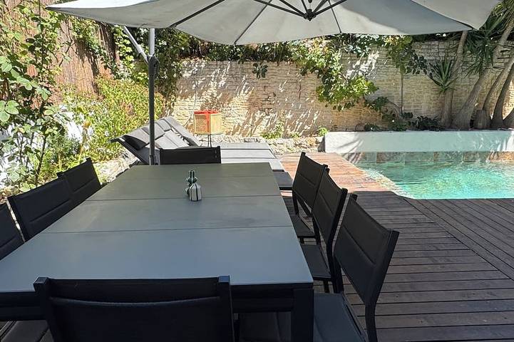 Ferienhaus für 8 Personen, mit Whirlpool und Terrasse sowie Garten