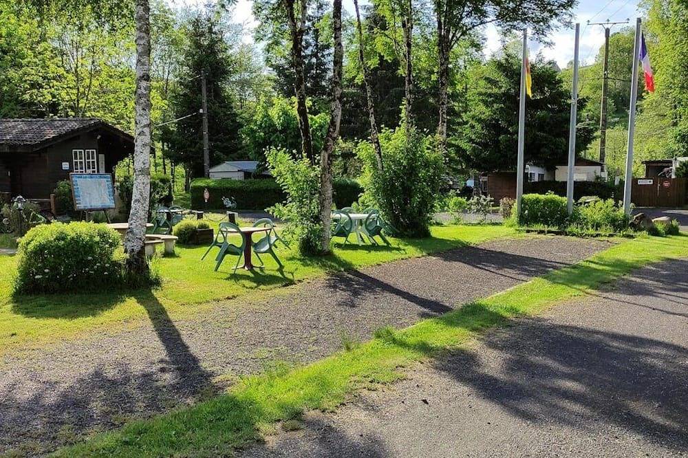 Camping 2 étoiles - ccbgadd in La Tour-d'Auvergne, Parc naturel régional des Volcans d'Auvergne
