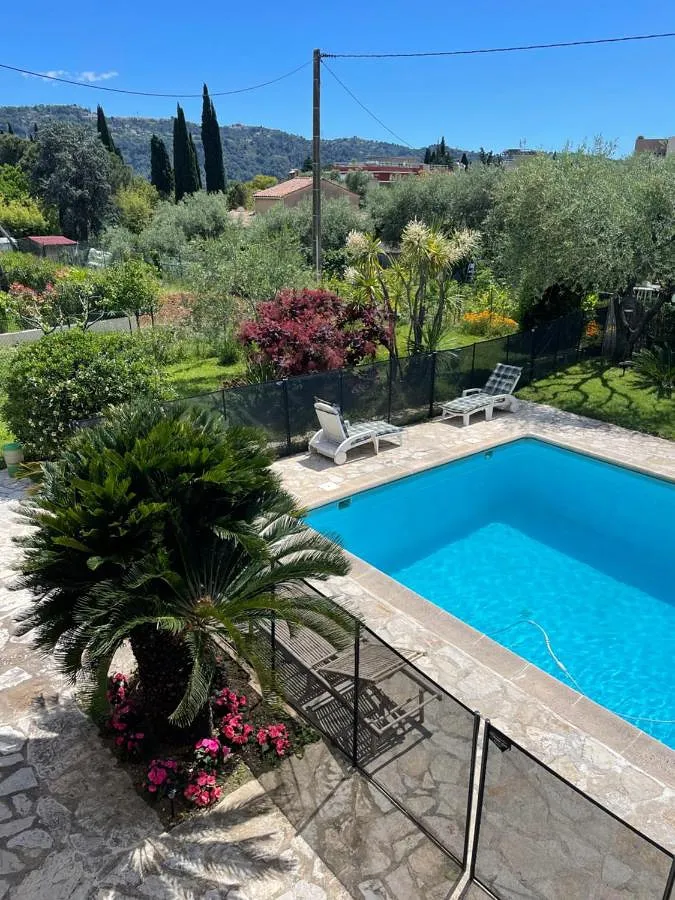Casa de vacaciones para 4 personas, con piscina además de vistas y jardín - 1