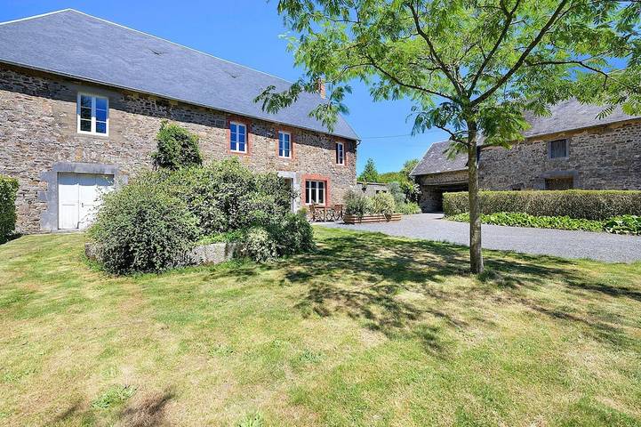 Location de vacances pour 7 personnes, avec Terrasse et Jardin à Notre-Dame-de-Cenilly