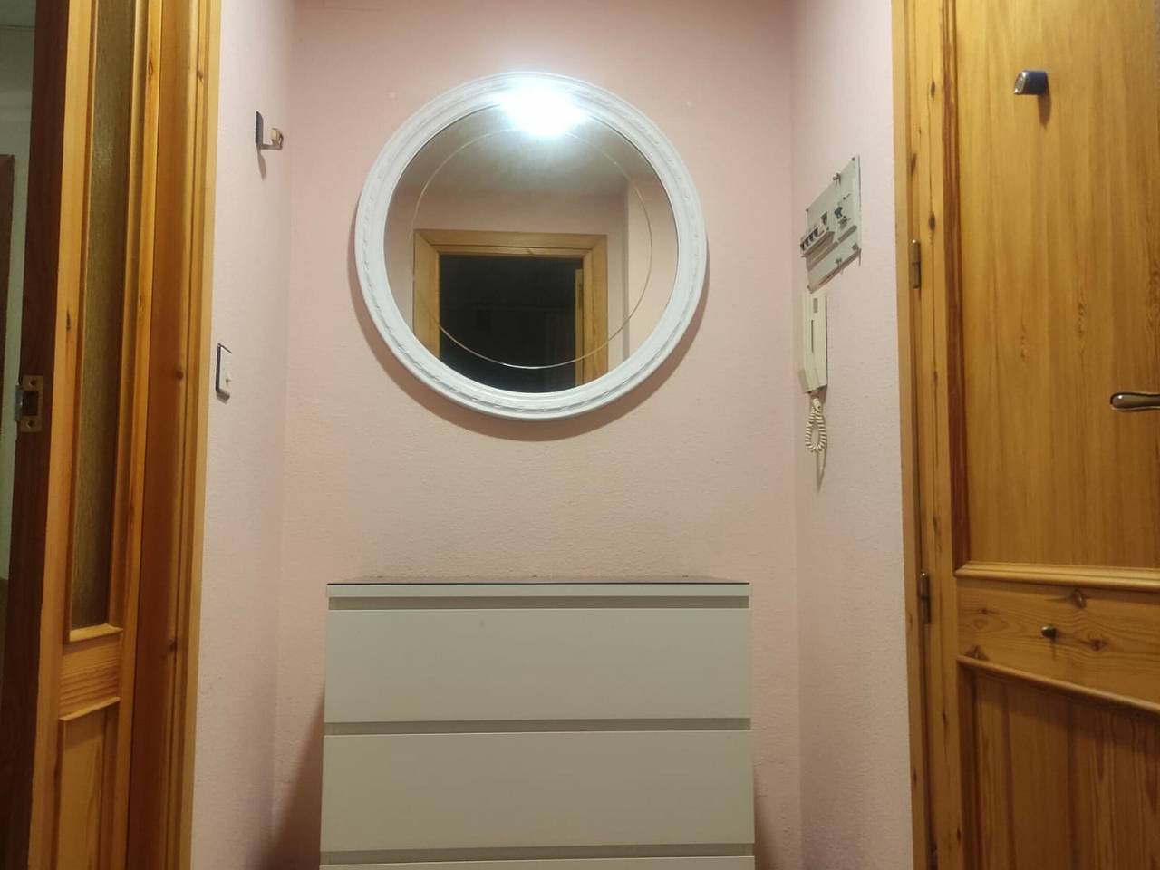 Apartamento entero, Apartamento de montaña en Jaca con piscina, parking, para 6 personas in Jaca, Pirineos