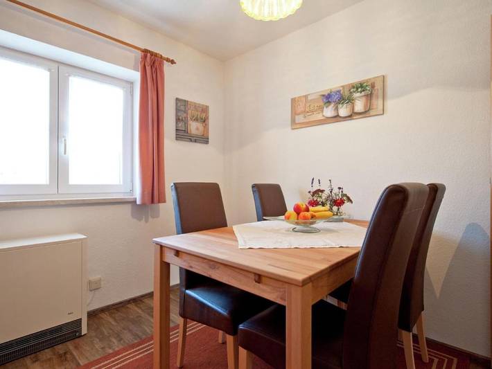 Ferienwohnung für 5 Personen, mit Balkon und Terrasse sowie Garten in Prem - 4