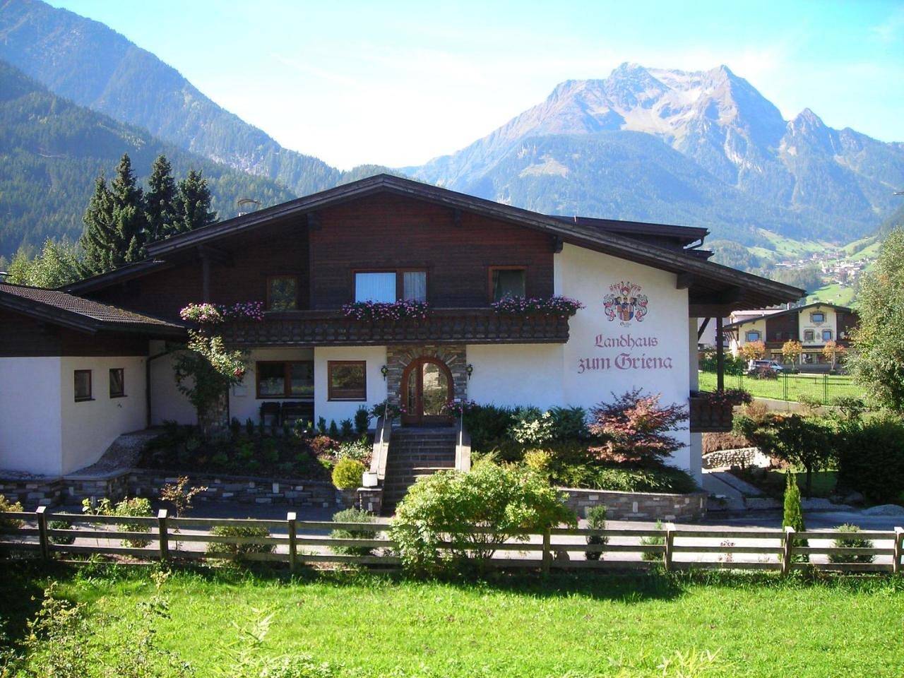 Geheel appartement, Landhaus zum Griena in Mayrhofen, Zillertaler Alpen