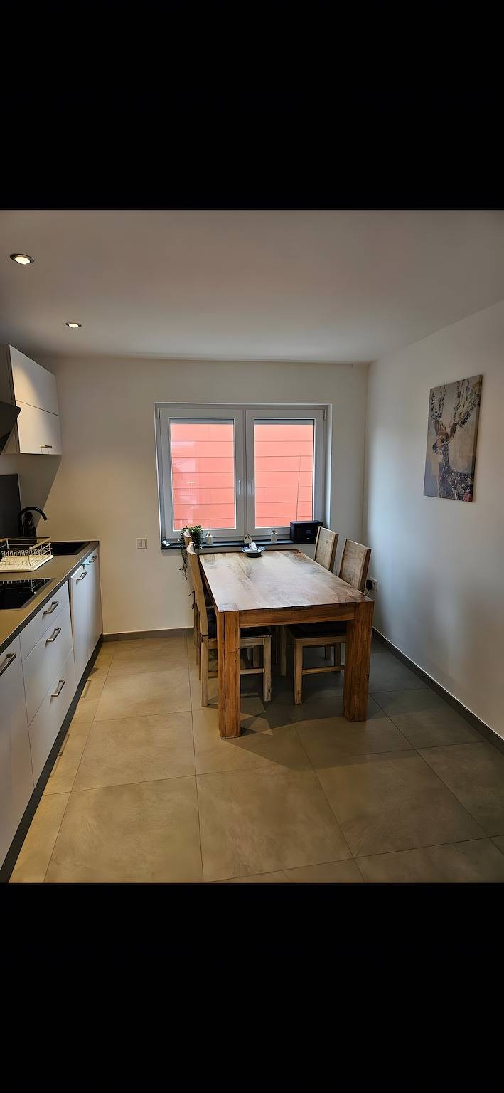 Apartamento entero, Apartamento Eric junto a la ruta Feuerroute: moderno y acogedor en dos plantas in Wachtberg, Rhein-Sieg-Kreis