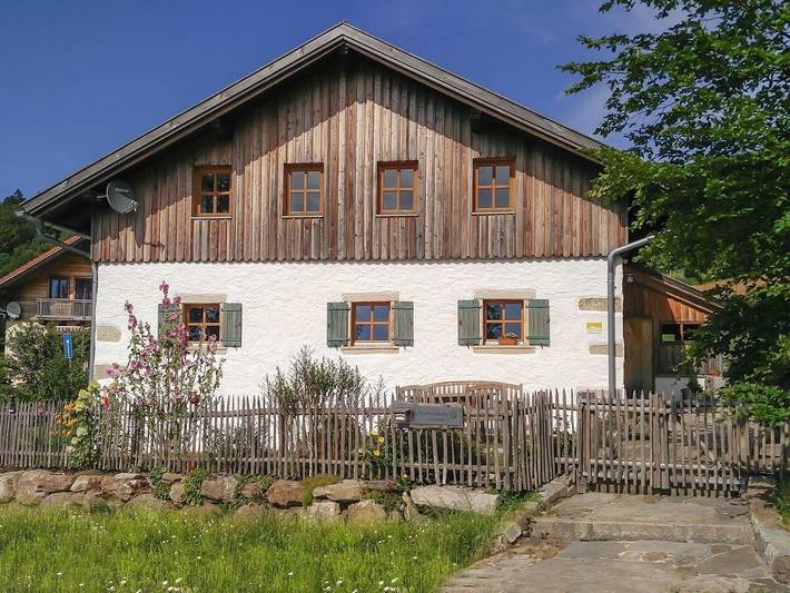 Ferienwohnung für 2 Personen, mit Balkon und Balkon/Terrasse sowie Terrasse und Garten