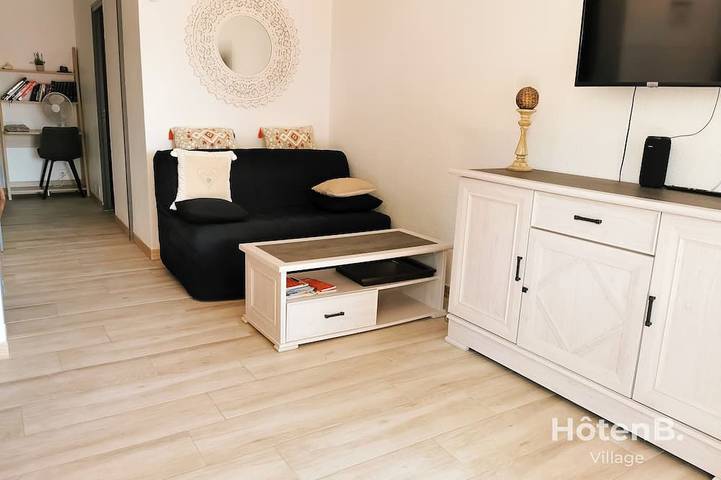 Ganze Wohnung, Natural Escape: Air-Conditioned T2 Bis, Pools, and Private Estate in Fitou! in Fitou, Mittelmeerküste (Frankreich)