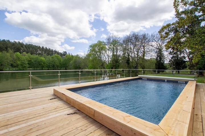 Location de vacances pour 7 personnes, avec vue ainsi que piscine et jardin, animaux acceptés à Campsegret